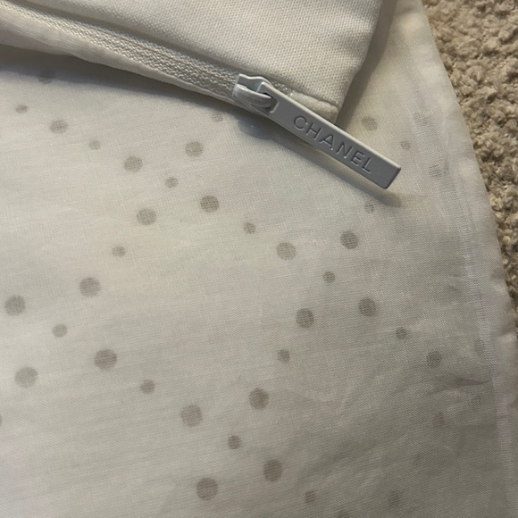 CHANEL perforated Dust Bag14.5X10.5..👀🥳🥳❌❌ - Picture 3 of 3